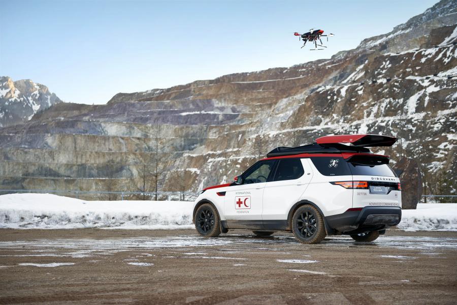  Land Rover Discovery Project Hero 2017 года  (фото 10 из 16)